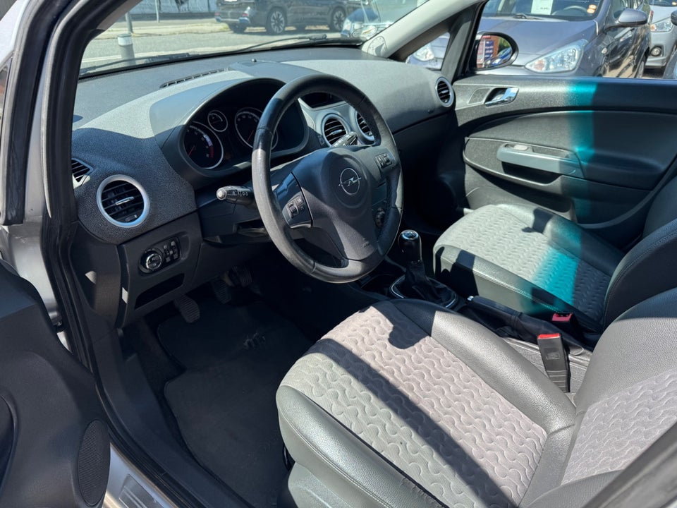 Opel Corsa 1,4 16V Cosmo 5d
