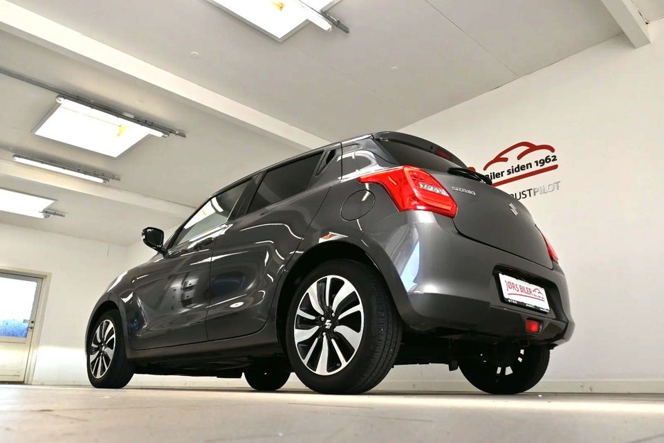 Suzuki Swift 1,2 Dualjet Exclusive CVT 5d