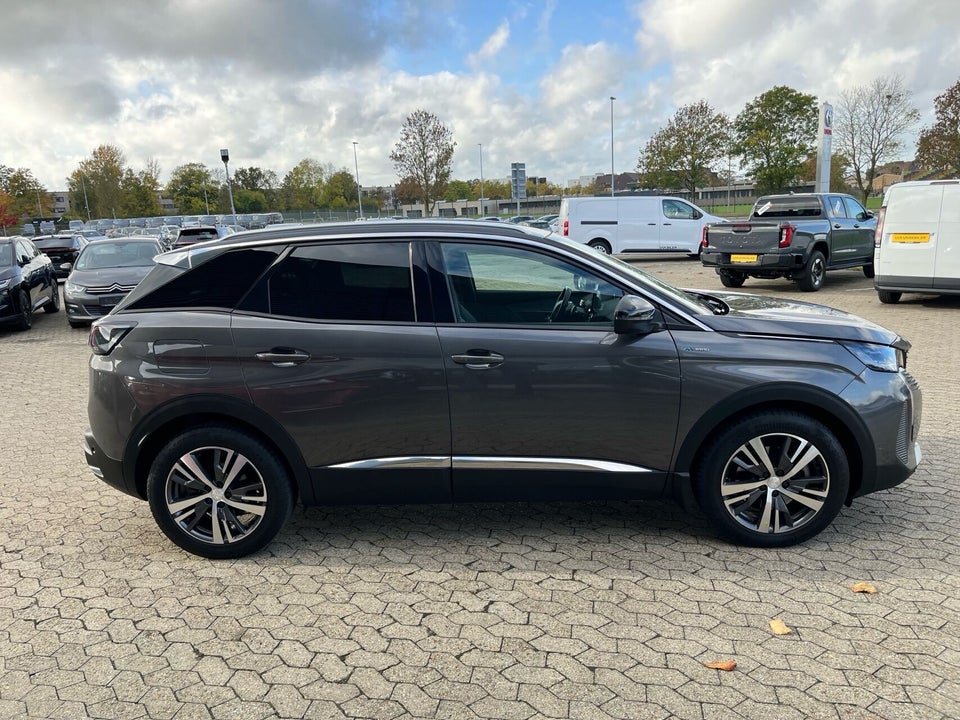 Peugeot 3008 1,6 Hybrid First Selection EAT8 5d