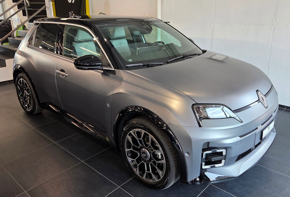Renault 5 E-Tech 52 Roland Garros 5d 2026 til salg hos Trust Auto