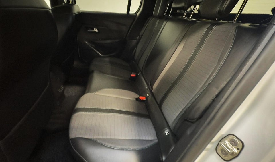 Peugeot e-208 50 Allure Limited 5d