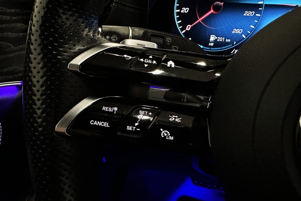 Mercedes E300 e 2,0 AMG Line stc. aut. 5d