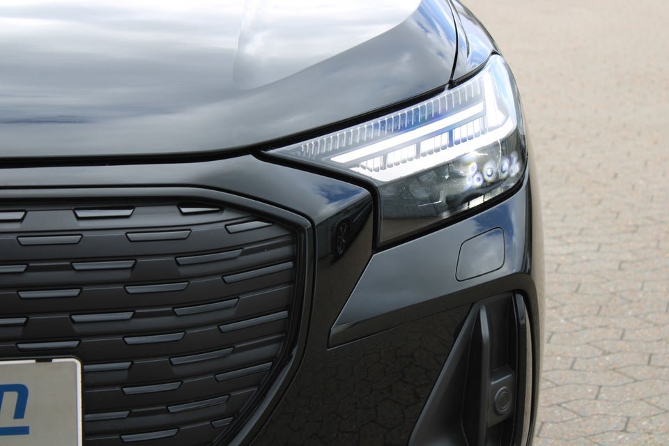 Audi Q4 e-tron 45 S-line 5d