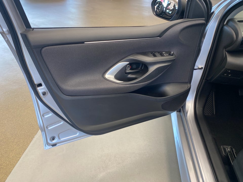 Mazda 2 1,5 Hybrid Pure CVT 5d