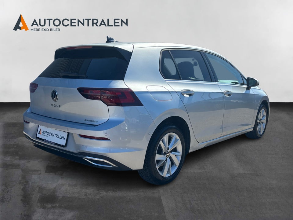 VW Golf VIII 1,4 eHybrid DSG 5d