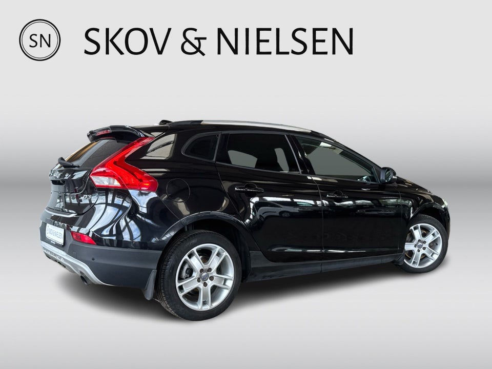 Volvo V40 CC 2,0 D3 150 Summum aut. 5d