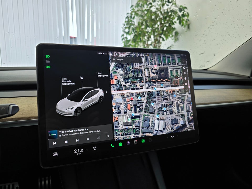 Tesla Model 3 Standard Range+ RWD 4d