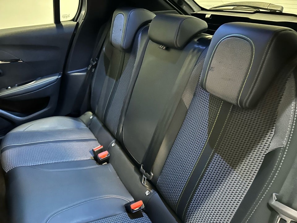 Peugeot e-208 50 GT 5d