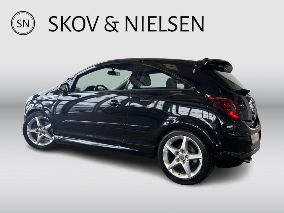 Opel Corsa 1,6 GSi 3d