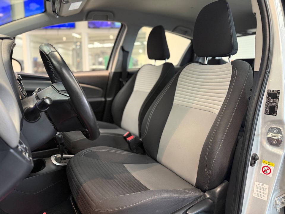 Toyota Yaris 1,5 Hybrid CHIC e-CVT 5d