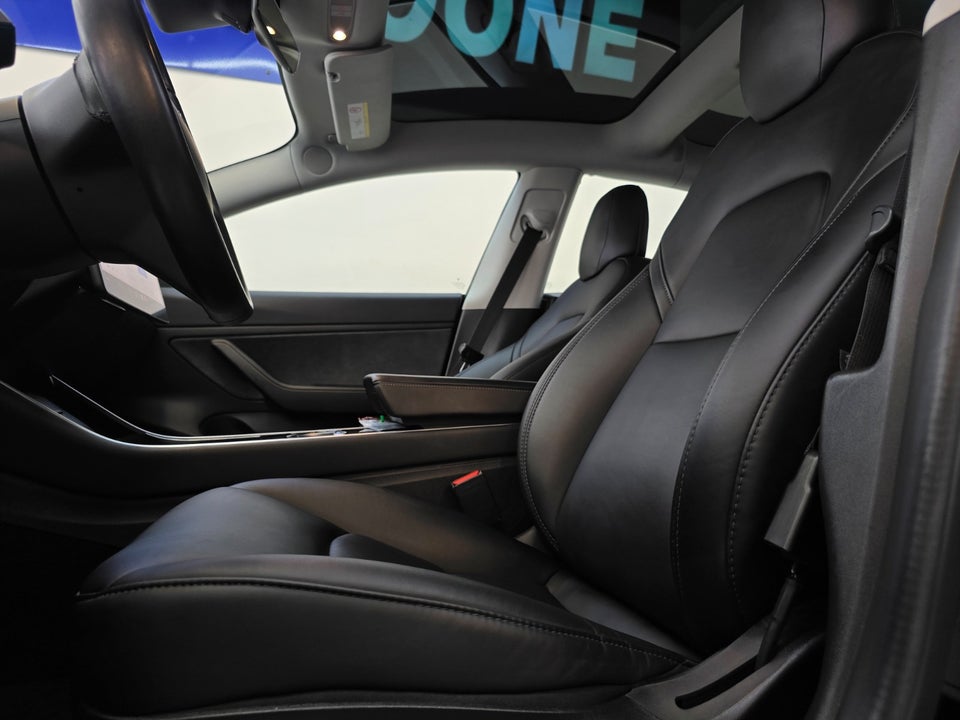 Tesla Model 3 Long Range AWD 4d