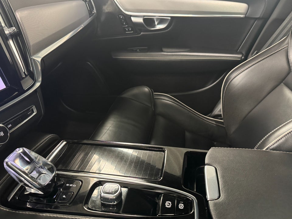 Volvo V90 2,0 T6 ReCharge Ultimate Dark aut. AWD 5d
