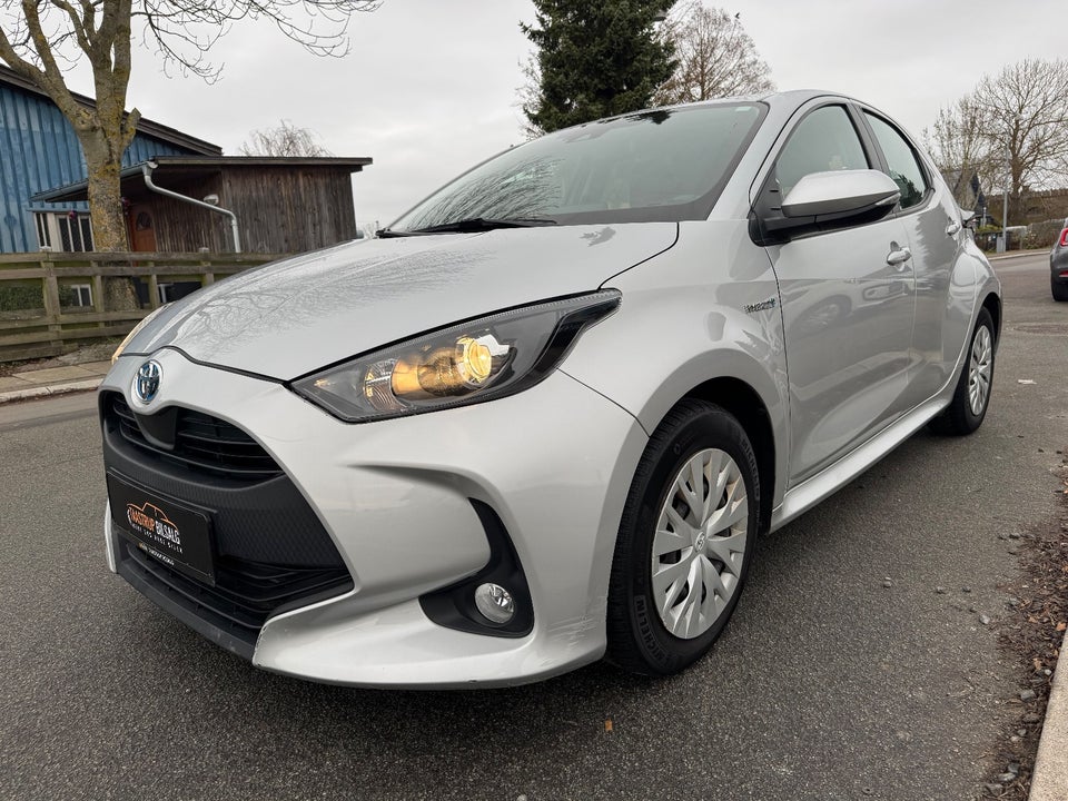 Toyota Yaris 1,5 Hybrid H3 Style e-CVT 5d