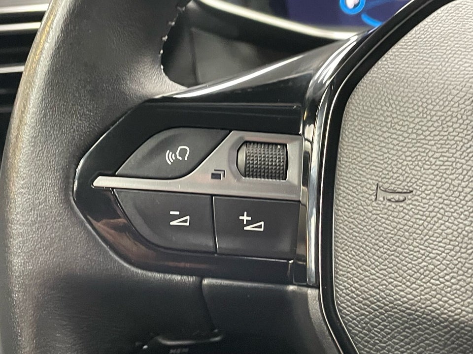 Peugeot 2008 1,2 PureTech 130 Sportium 5d