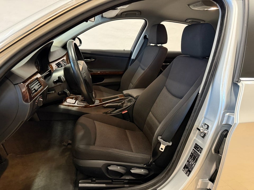 BMW 325i 2,5 aut. 4d