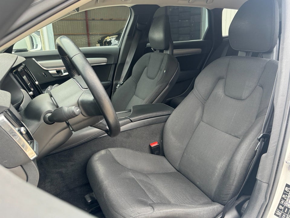 Volvo V90 2,0 D4 190 Momentum aut. 5d