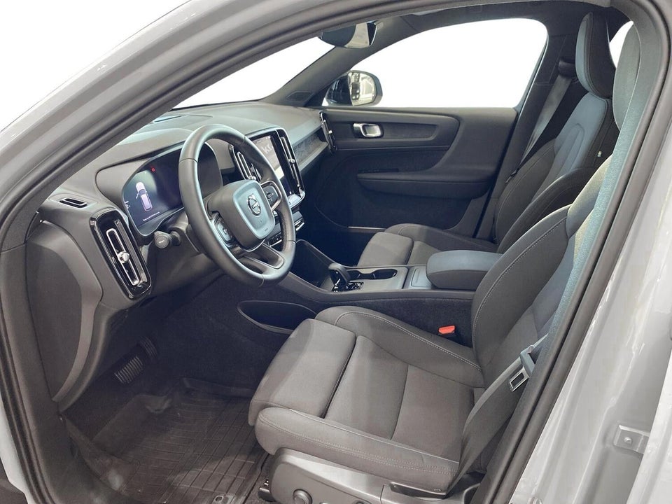 Volvo EX40 Extended Range Plus 5d