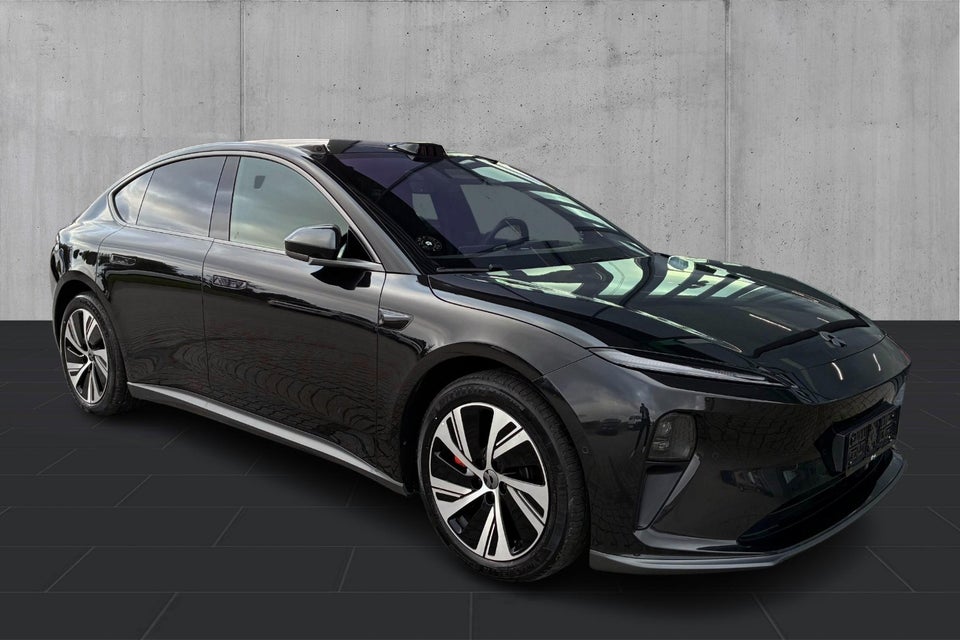 NIO ET5 75 Standard Range 4d