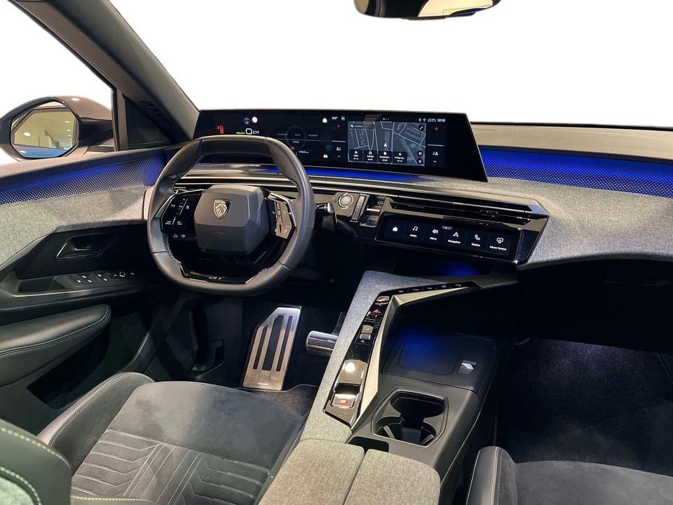 Peugeot e-3008 77 GT Pack 5d