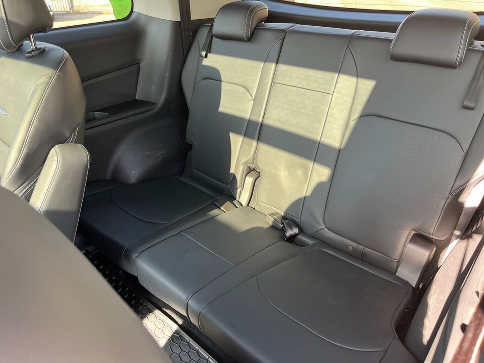 Maxus Euniq5 70 6prs 5d