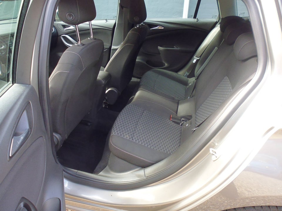 Opel Astra 1,0 T 105 Essentia Sports Tourer 5d