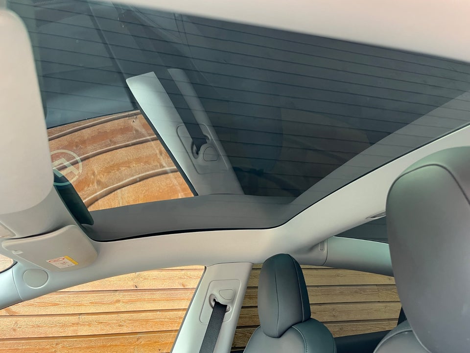 Tesla Model 3 Long Range AWD 4d