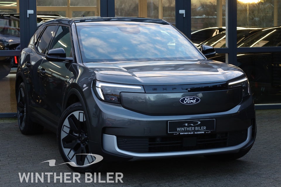 Ford Explorer 77 Premium Extended Range 5d