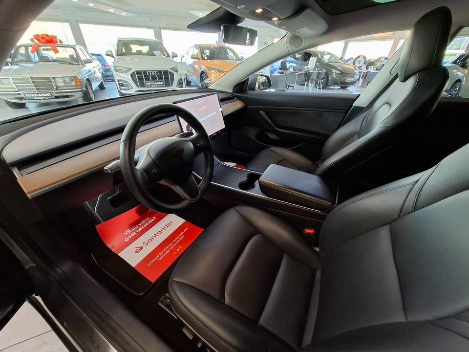 Tesla Model 3 Long Range AWD 4d