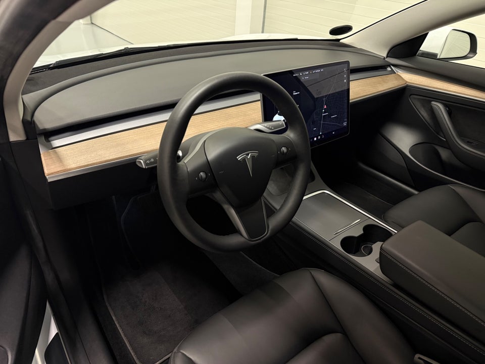 Tesla Model 3 Long Range AWD 4d