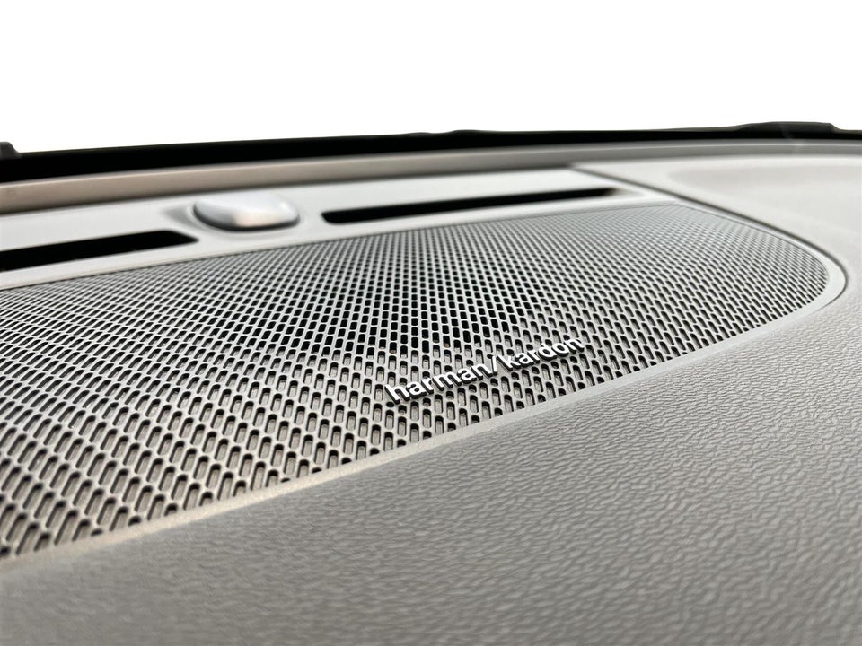 Volvo XC40 P6 ReCharge Pro 5d