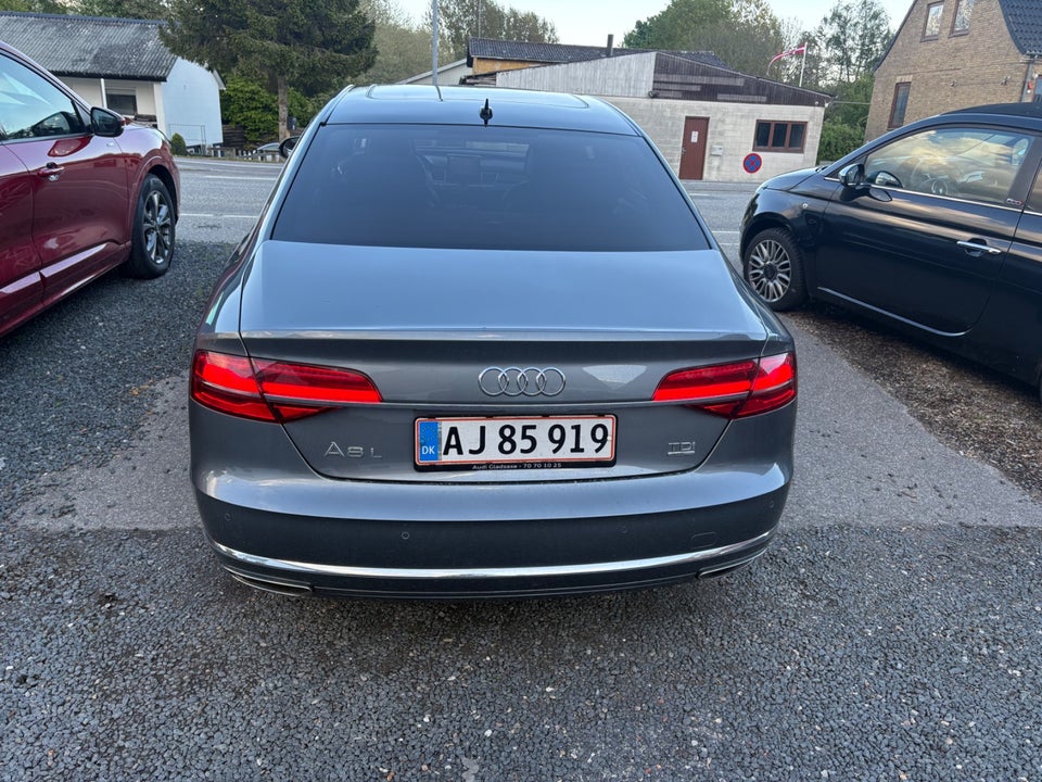 Audi A8 3,0 TDi 258 quattro Tiptr. lang 4d