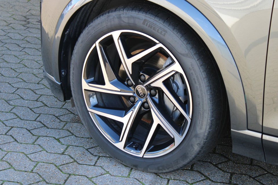 Audi Q6 e-tron S-line performance 5d