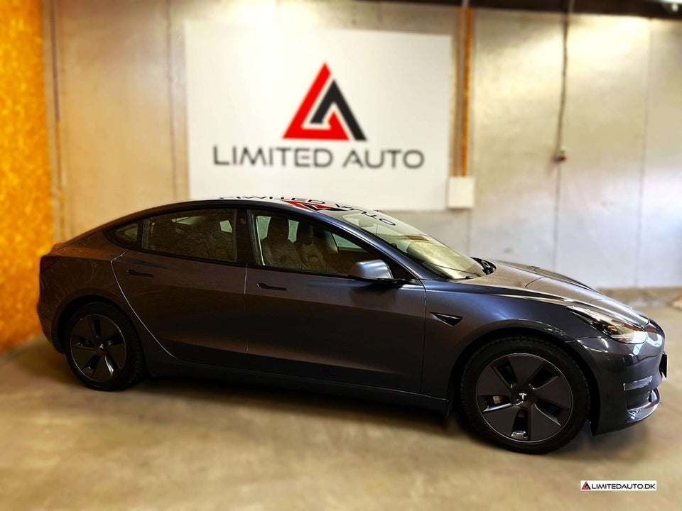 Tesla Model 3 Long Range AWD 4d