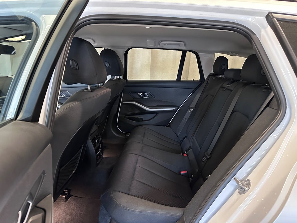 BMW 320d 2,0 Touring Advantage aut. 5d