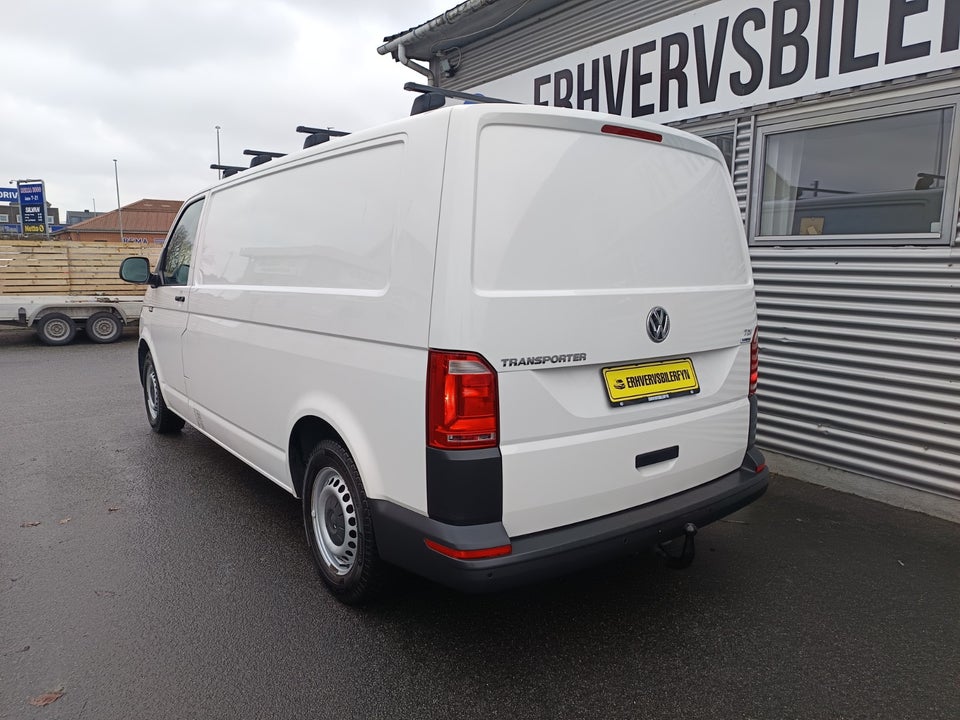 VW Transporter 2,0 TDi 102 Kassevogn lang