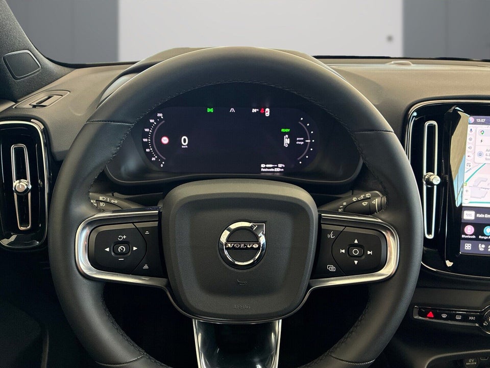 Volvo XC40 ReCharge Extended Range Plus 5d