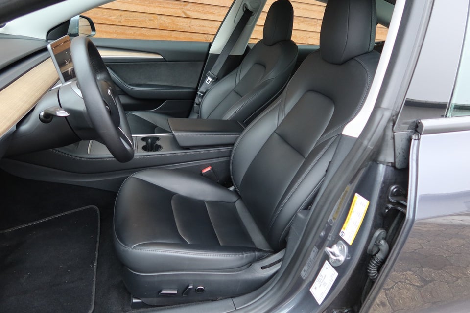 Tesla Model 3 Standard Range+ RWD 4d