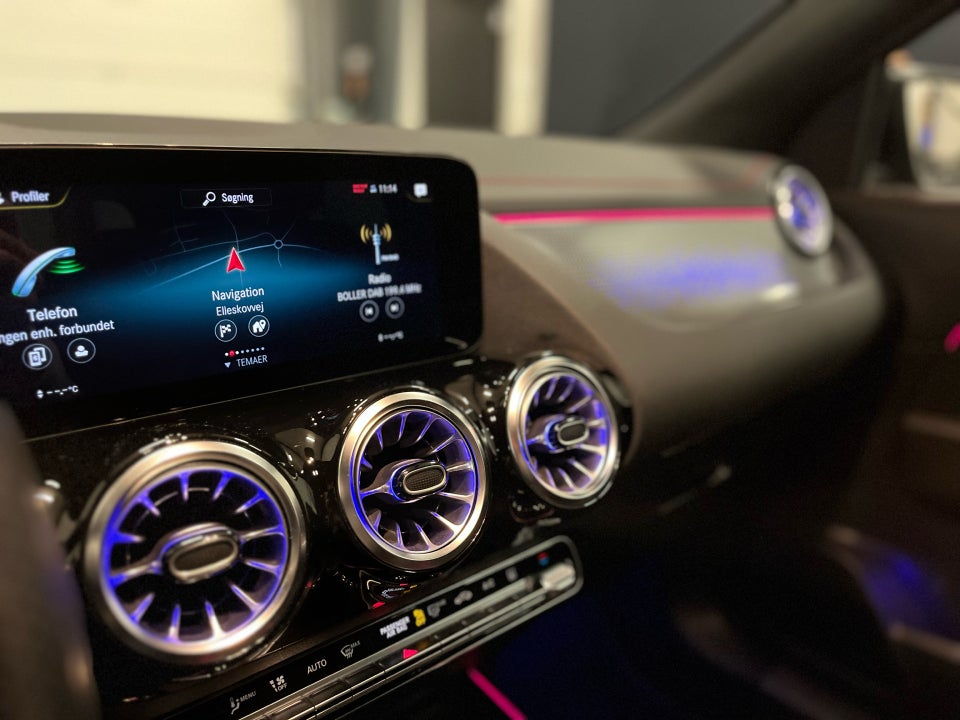 Mercedes EQA300 AMG Line 4Matic 5d