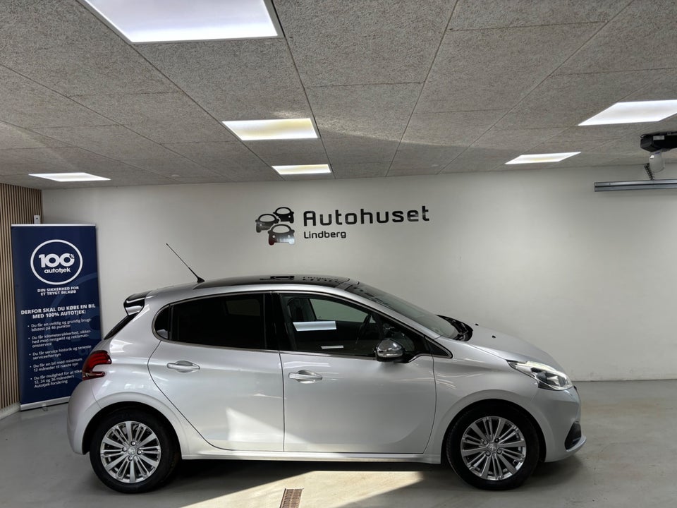 Peugeot 208 1,6 BlueHDi 100 Desire Sky 5d