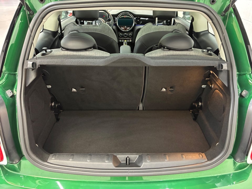 MINI Cooper SE Classic Trim 3d