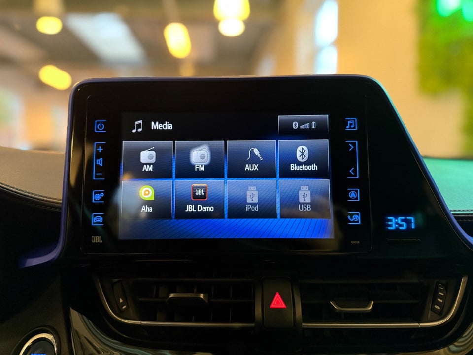 Toyota C-HR 1,8 Hybrid Premium Selected CVT 5d