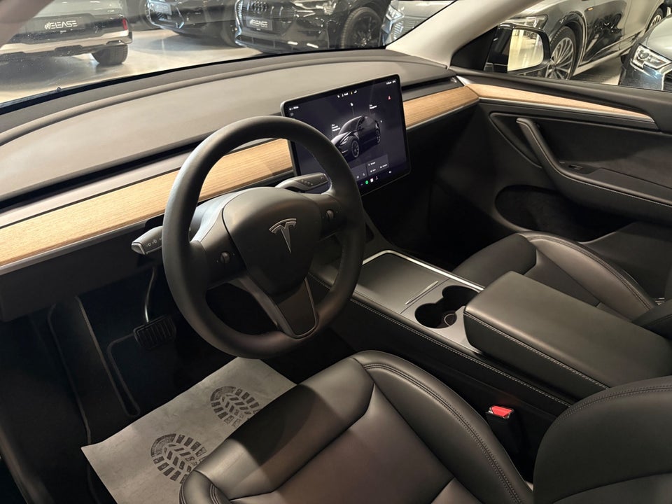 Tesla Model Y Long Range AWD 5d