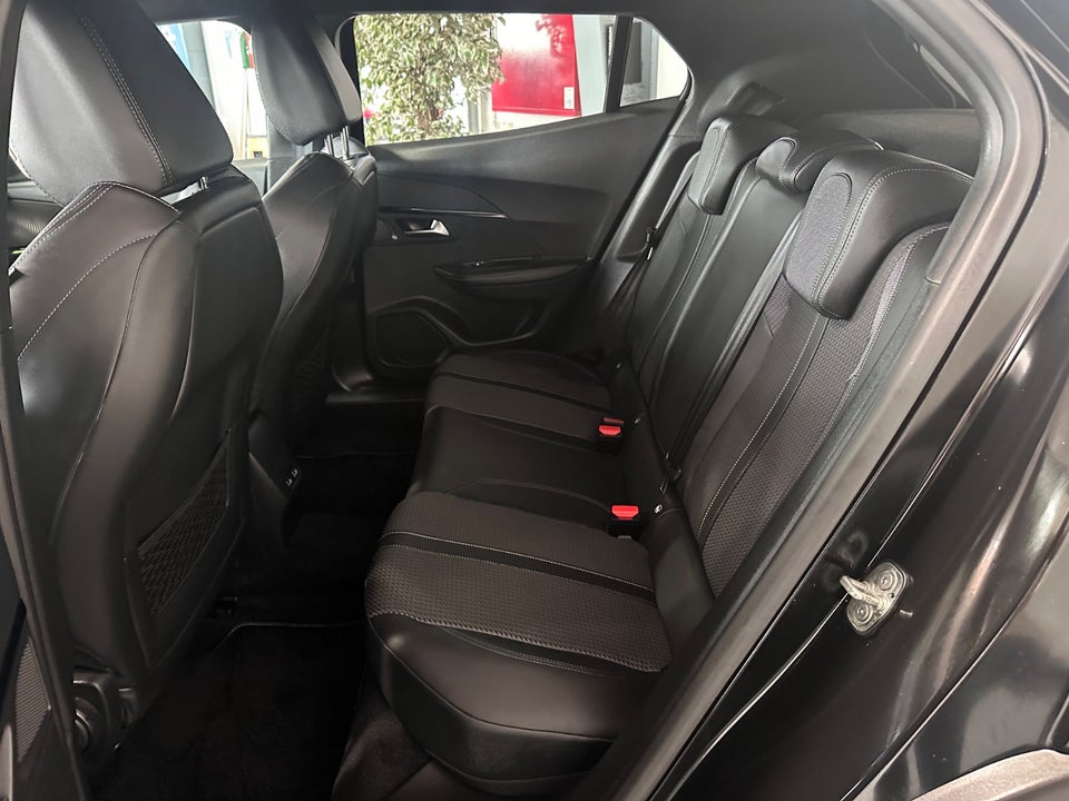 Peugeot 2008 1,5 BlueHDi 130 GT Line EAT8 5d