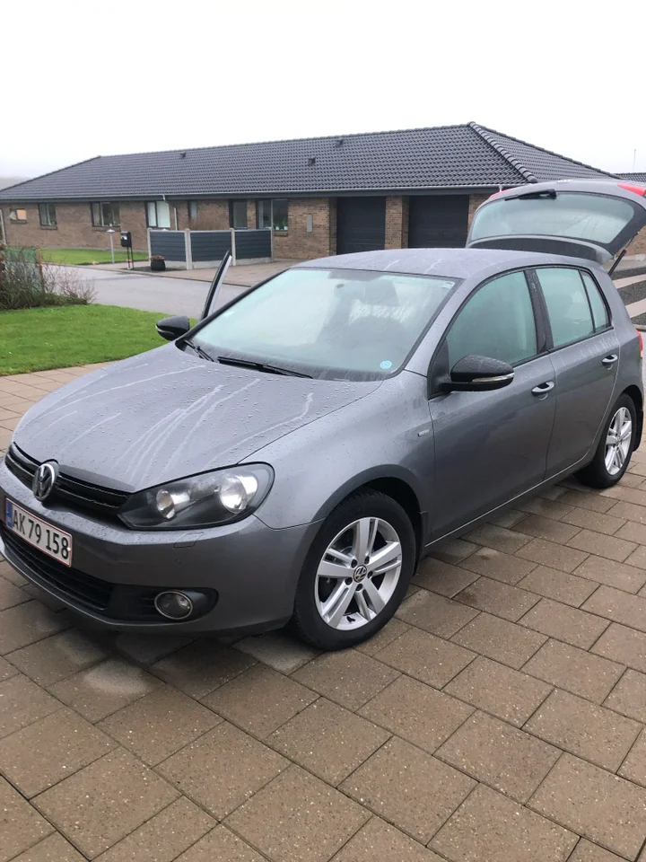 VW Golf VI 1,6 TDi 105 Match BMT 5d