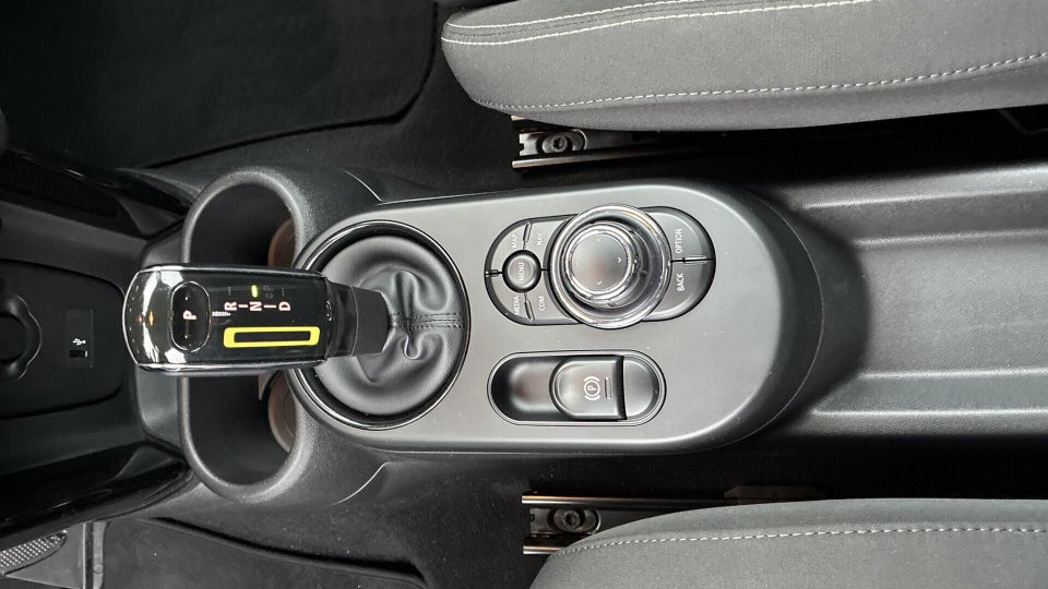 MINI Cooper SE Essential 3d