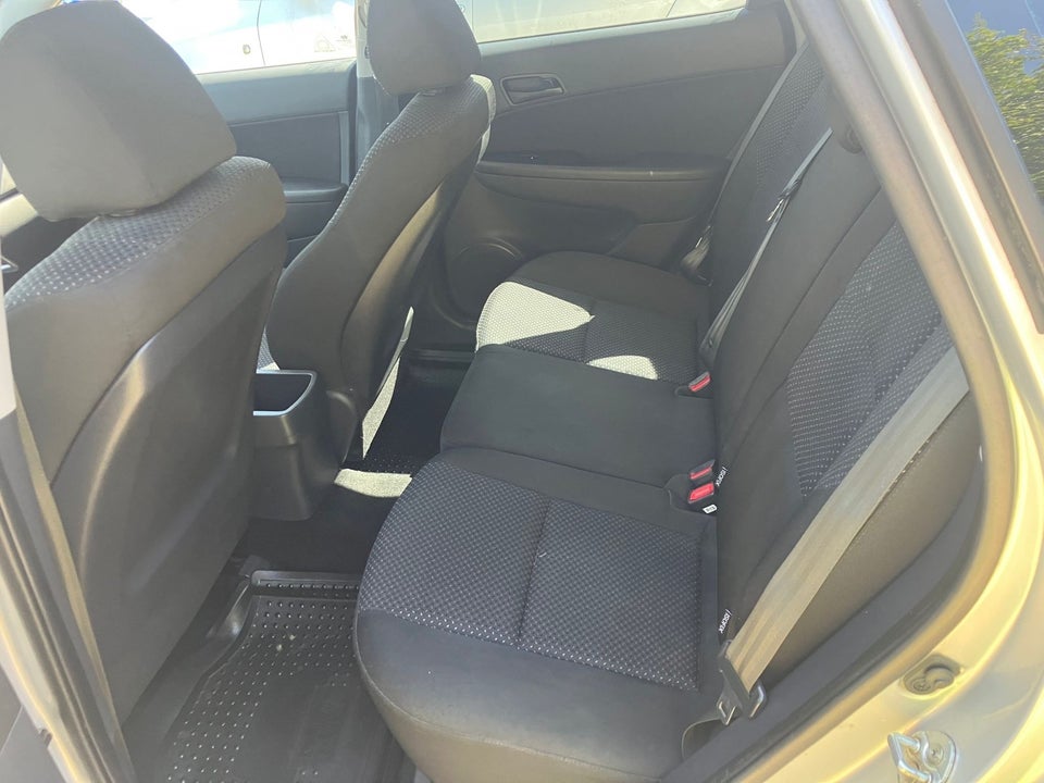 Hyundai i30 1,6 CRDi 90 Blue Drive 5d