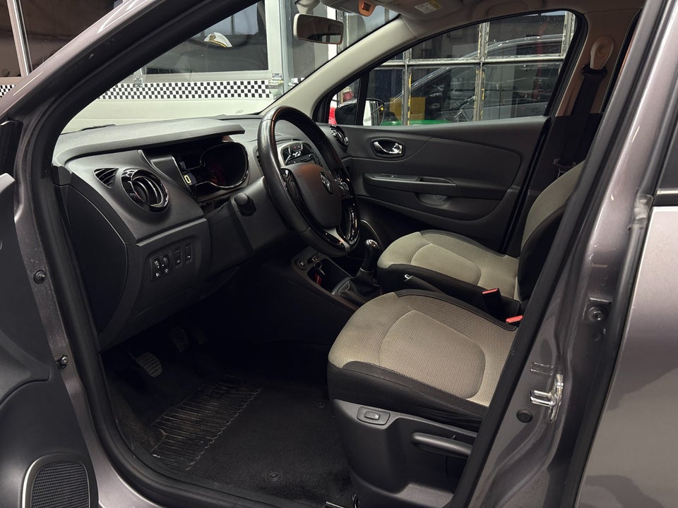 Renault Captur 0,9 TCe 90 Expression 5d