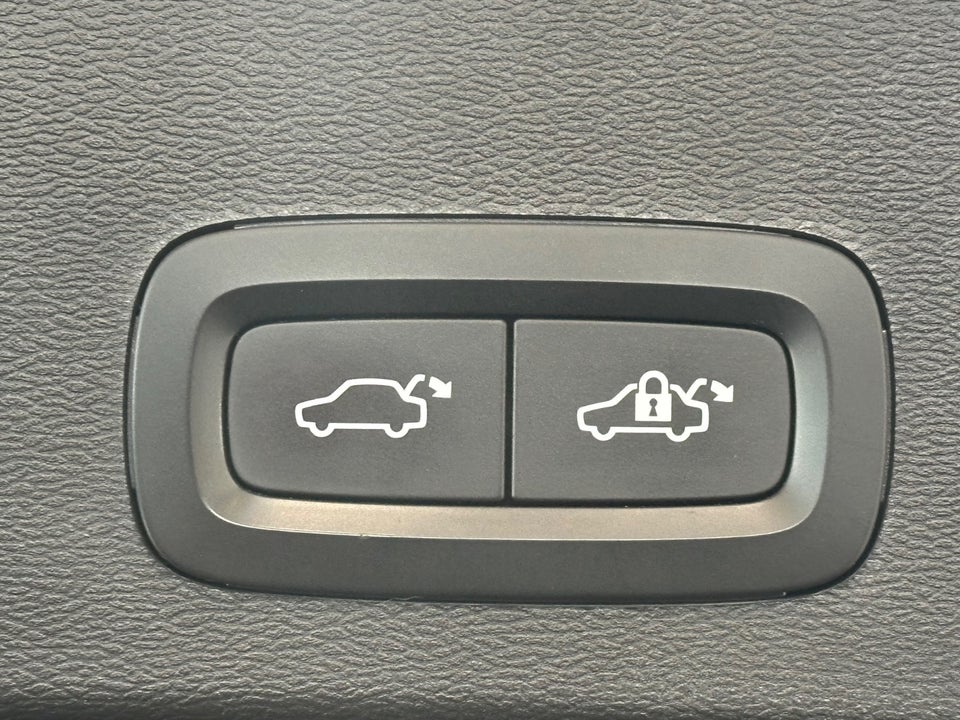 Volvo XC40 P8 ReCharge Twin Pro 5d