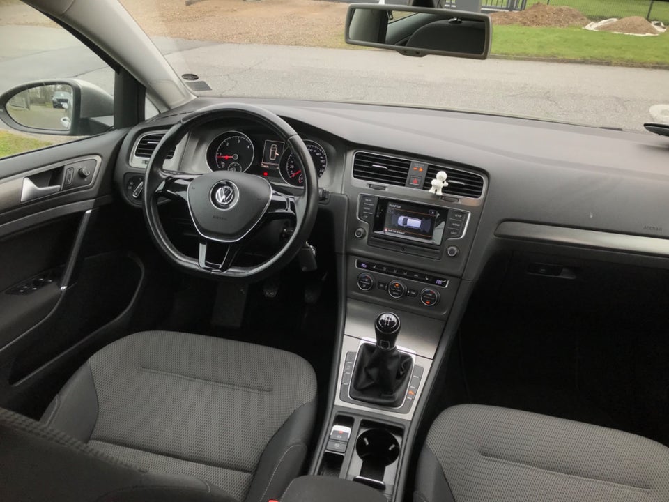 VW Golf VII 1,6 TDi 105 Comfortline BMT 5d