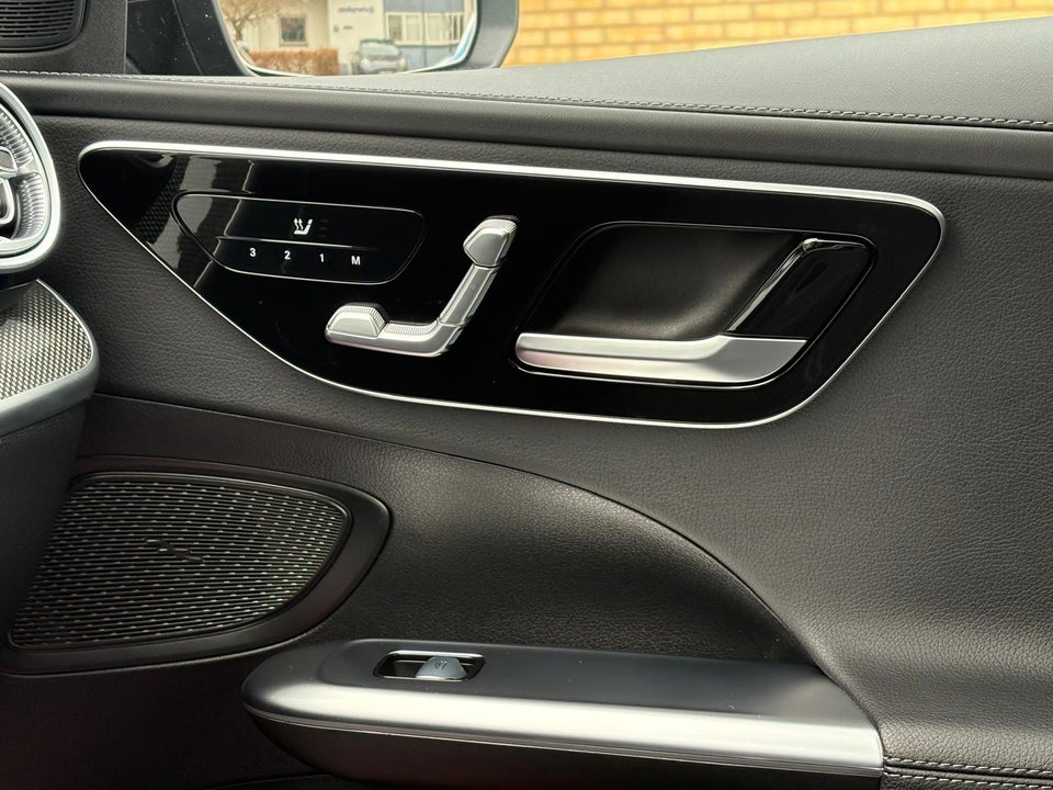 Mercedes C300 e 2,0 AMG Line stc. aut. 5d